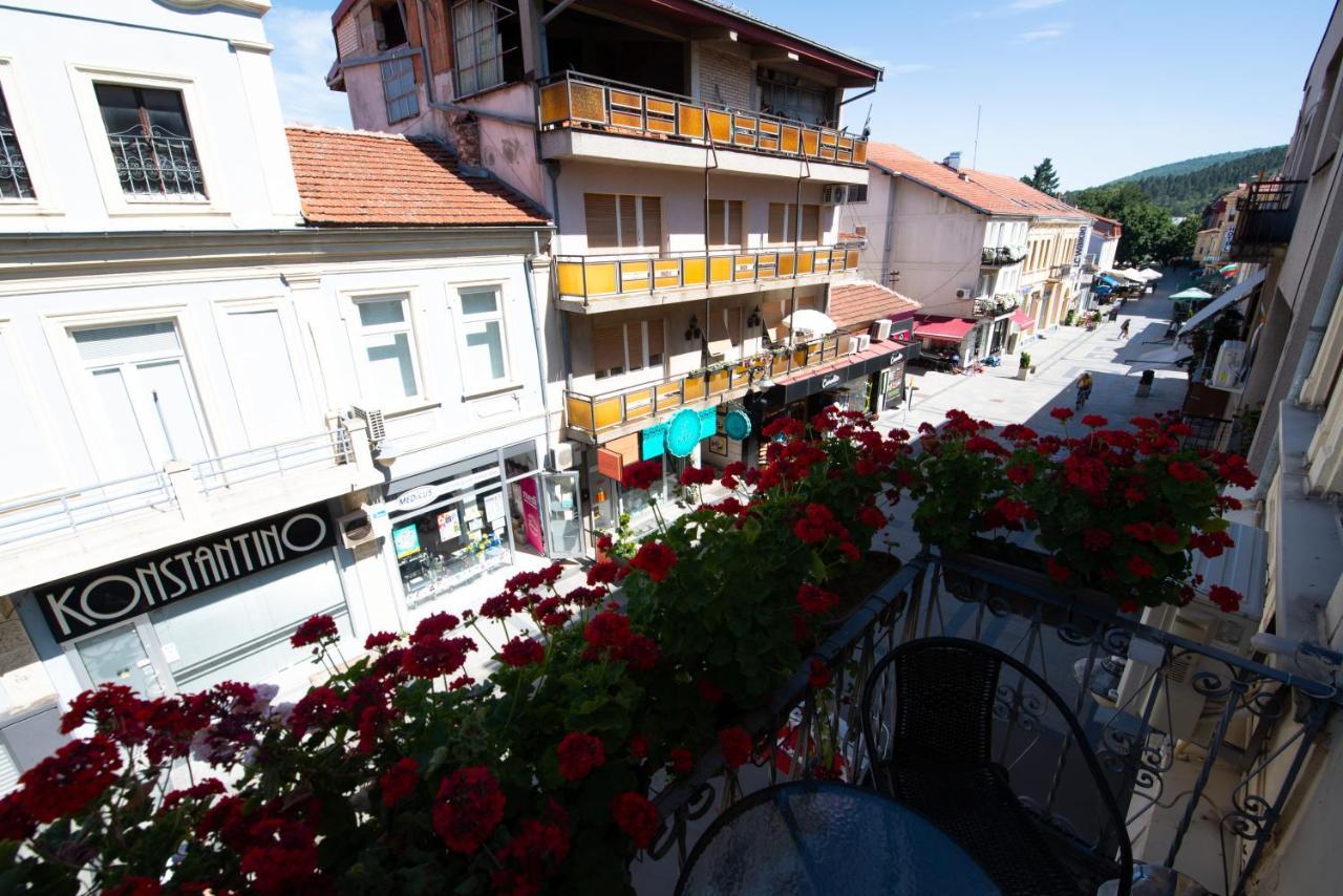 Stone Bridge Apartments Битола Экстерьер фото